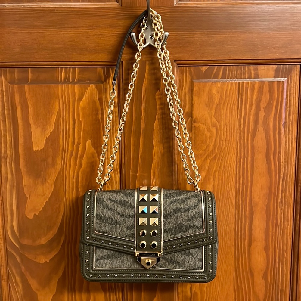Michael Kors Crossbody and Wallet Set.